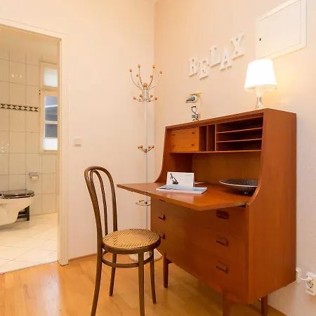 Apartment Vineta 10 *