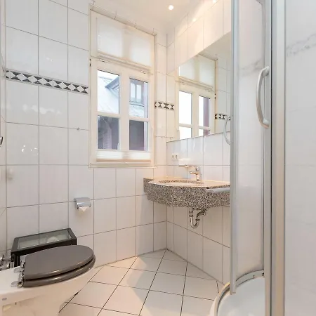 Apartment Vineta 10 *